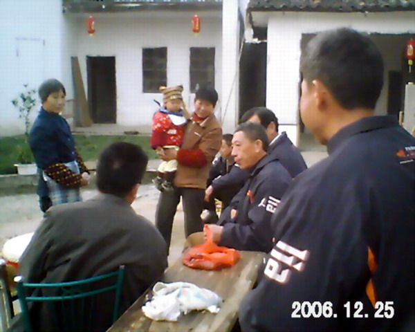 打鼓队在训练