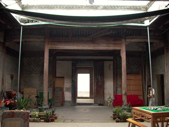 大厅下堂
