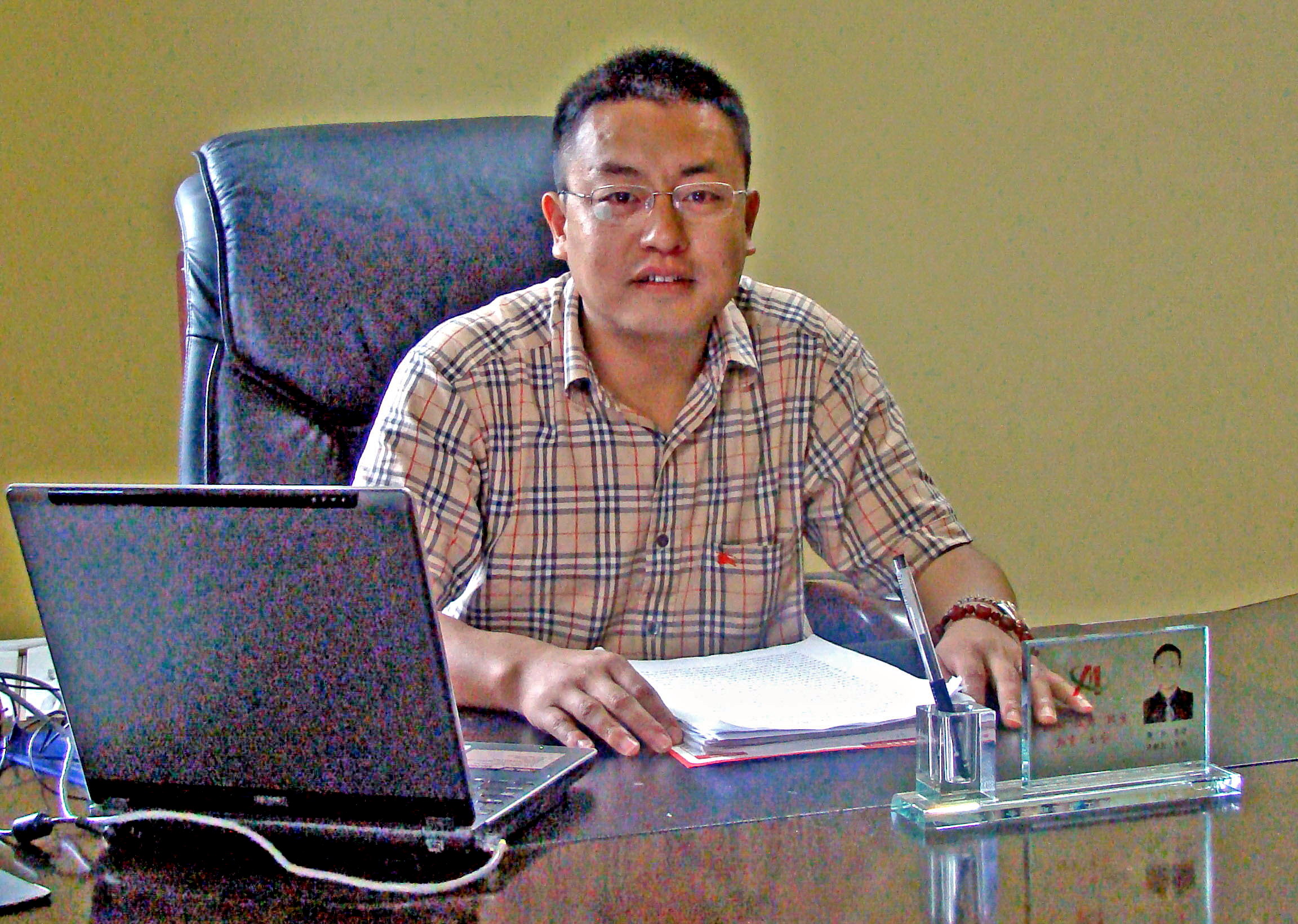 汪晓东工作照.jpg