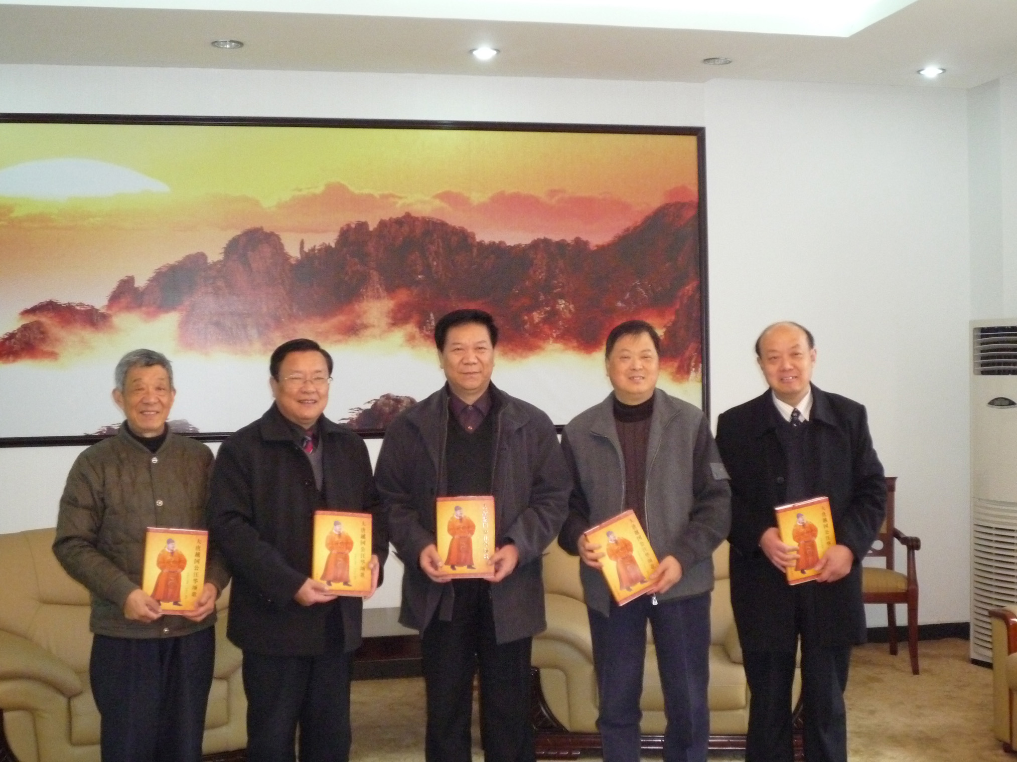 09a赠书书.jpg