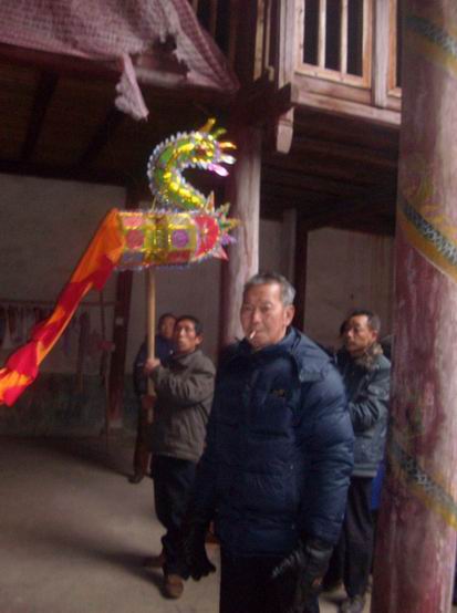 舞龙尾