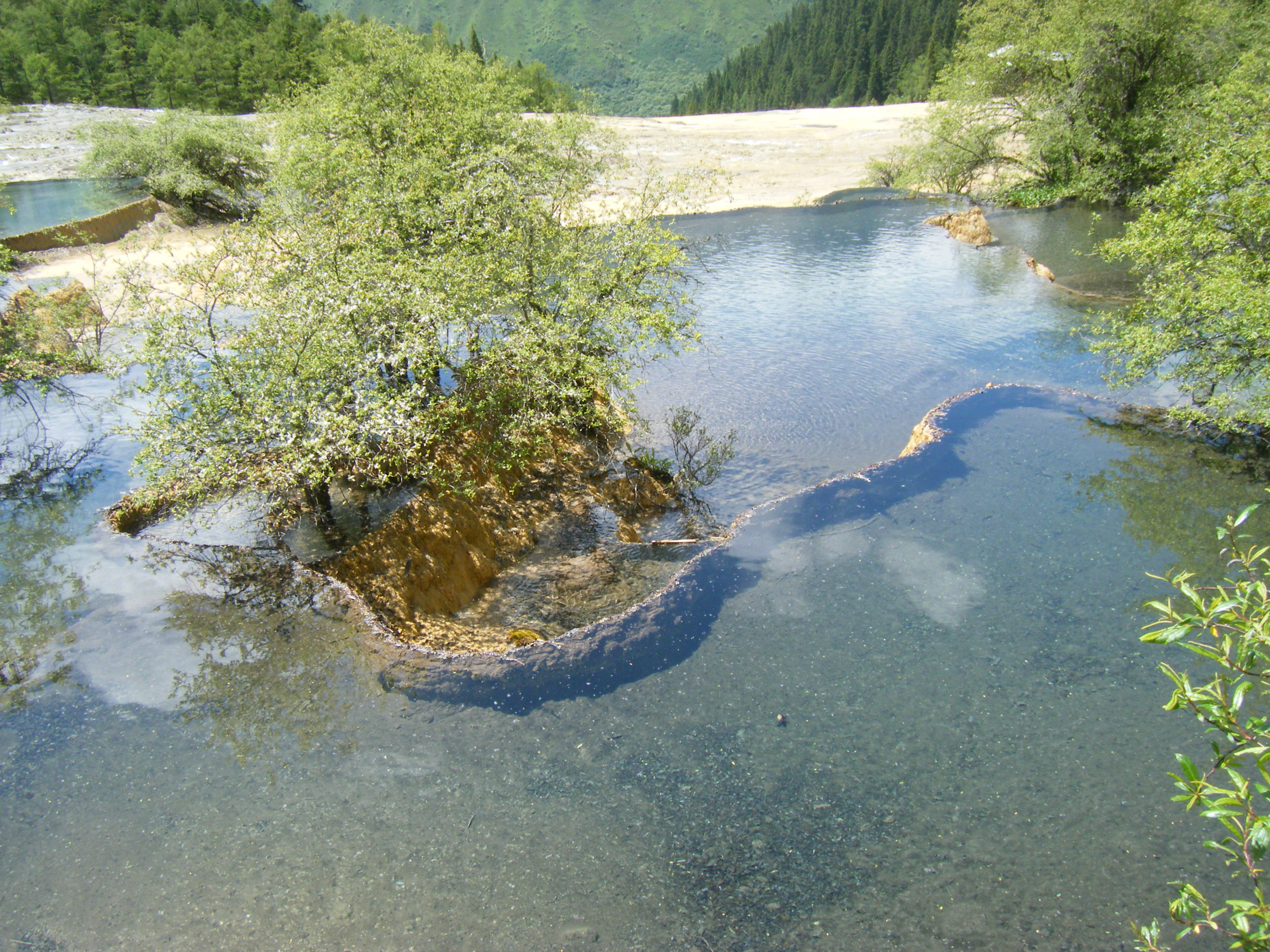 五彩水池