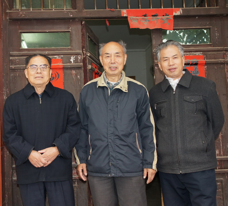 三兄弟振耀振文振亮合影DSC04331.jpg