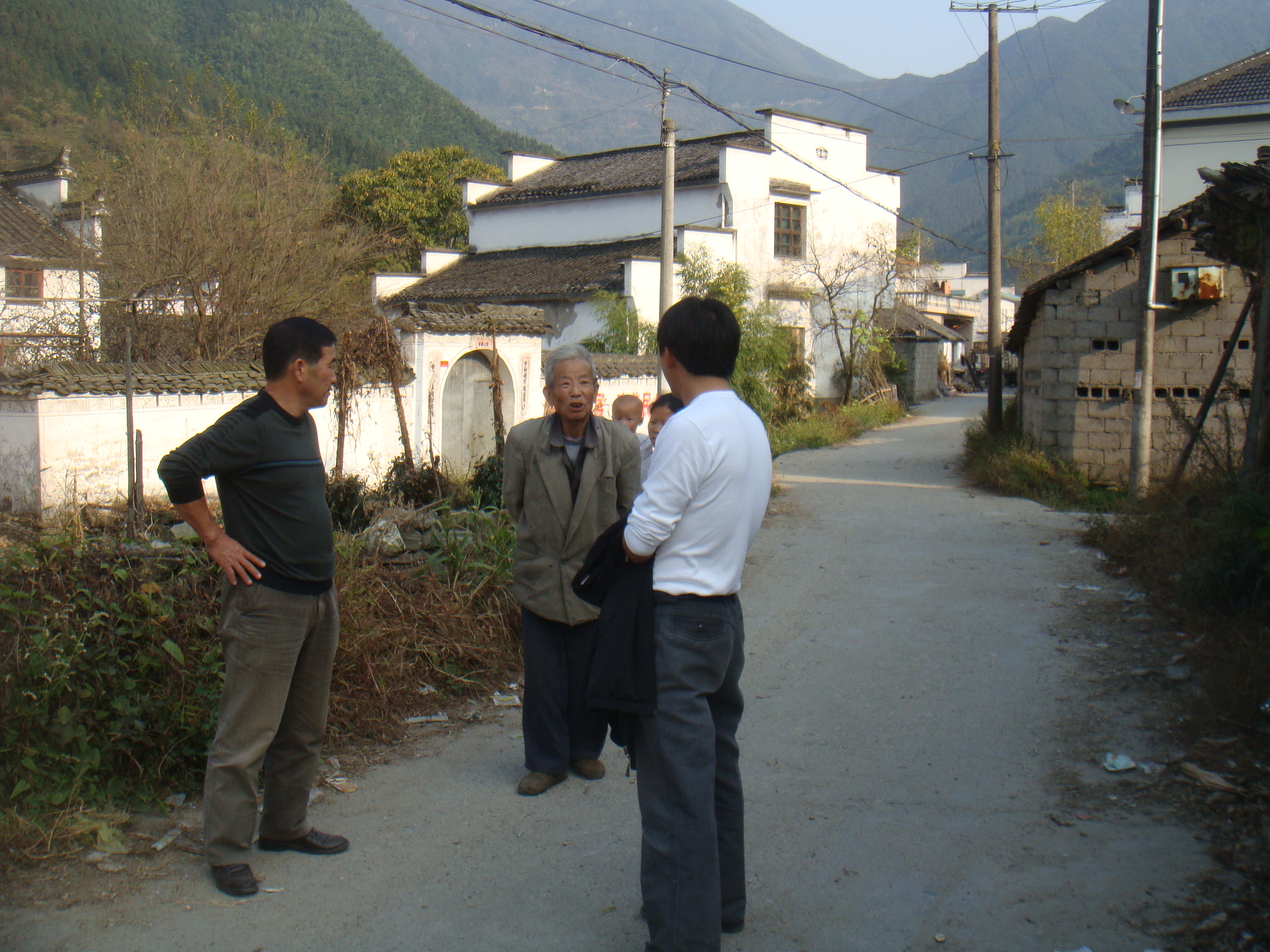 寻找中高公墓地.JPG